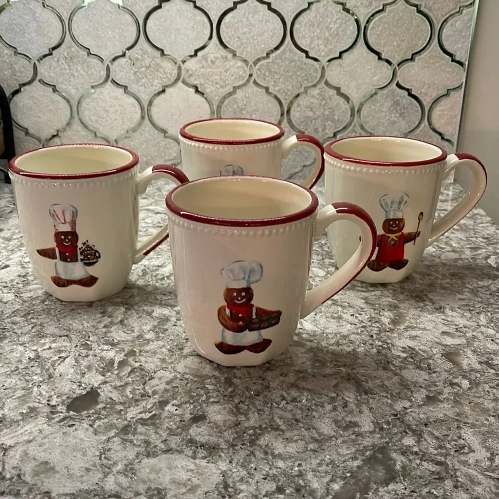 Set of 4 Williams Sonoma Gingerbread Mugs